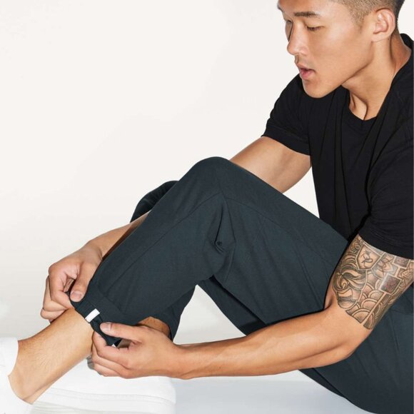 Lululemon Commission Pant - Picture 2 of 13